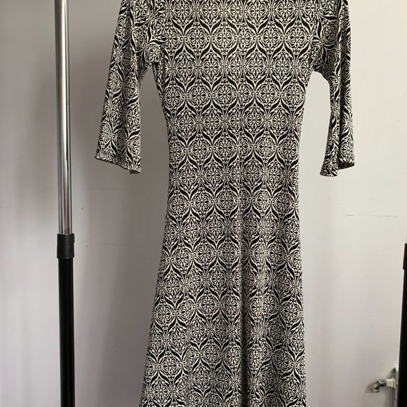 Casual dress - Picture 2 of 6